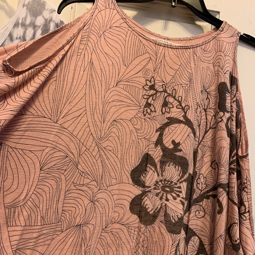 Euc Chelsea & Violet 2 Top Bundle Size Medium - image 2